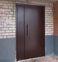Vhodnaya-dver-domofon